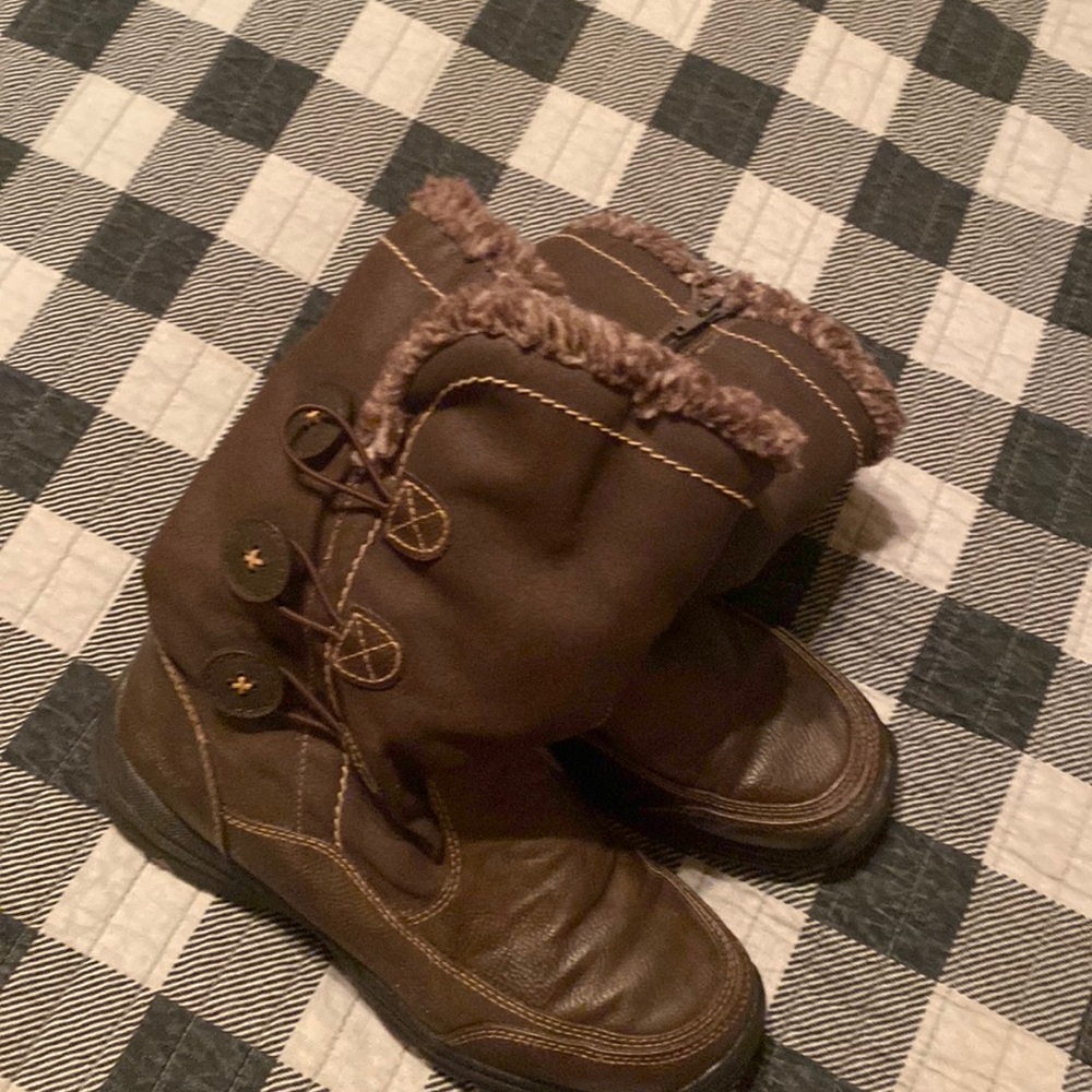 Weatherproof boots